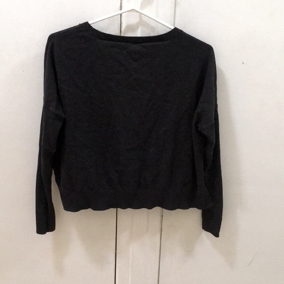 Black sweater - Picture 2 of 2